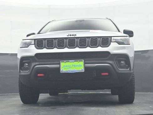 Used 2025 Jeep Compass Trailhawk AWD/4WD image 28