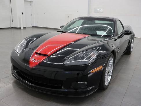 Used 2007 Chevrolet Corvette Z06 w/ Preferred Equipment Group RWD image 6