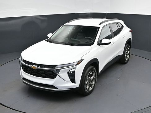 New 2026 Chevrolet Trax LT image 30