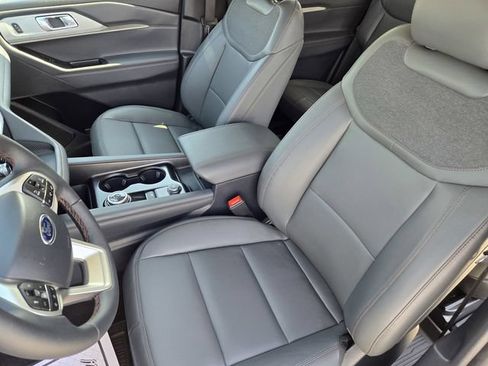 New 2026 Ford Explorer Active w/ Active Comfort Package RWD image 23