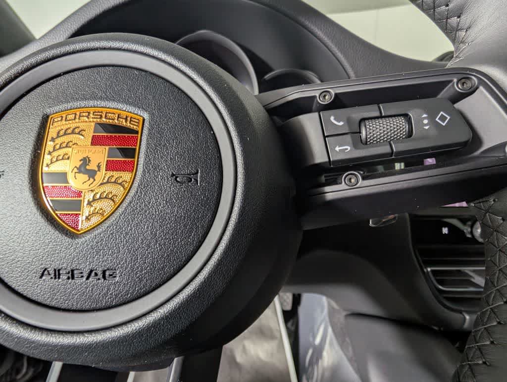 Used 2026 Porsche Macan AWD/4WD image 39