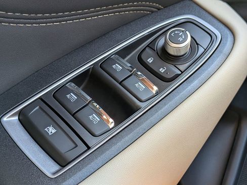 Certified 2025 Subaru Outback Limited image 29