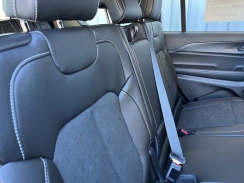 New 2025 Jeep Grand Cherokee L Altitude image 45