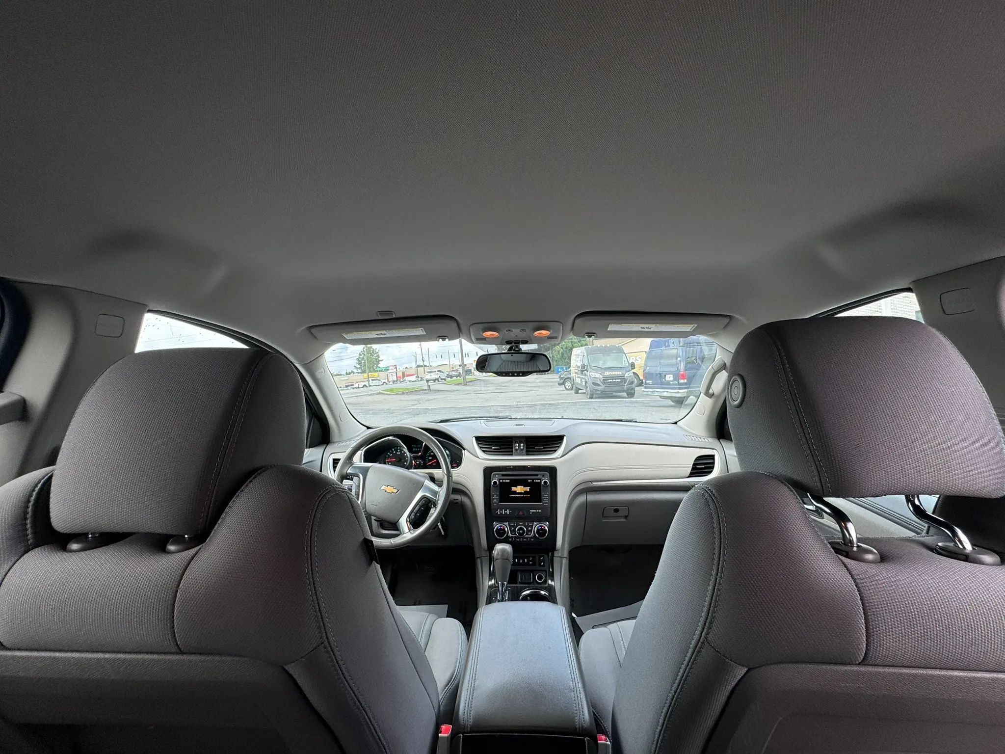 Used 2017 Chevrolet Traverse LT FWD image 16