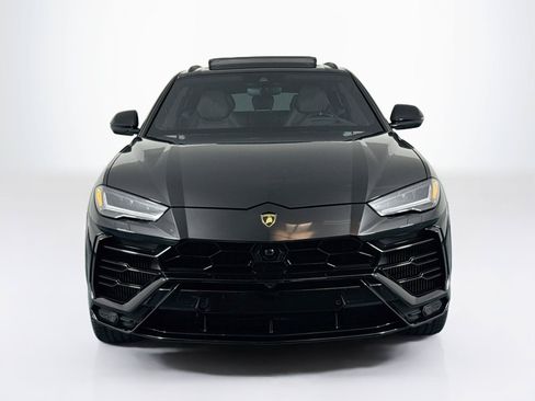 Used 2022 Lamborghini Urus AWD/4WD image 2