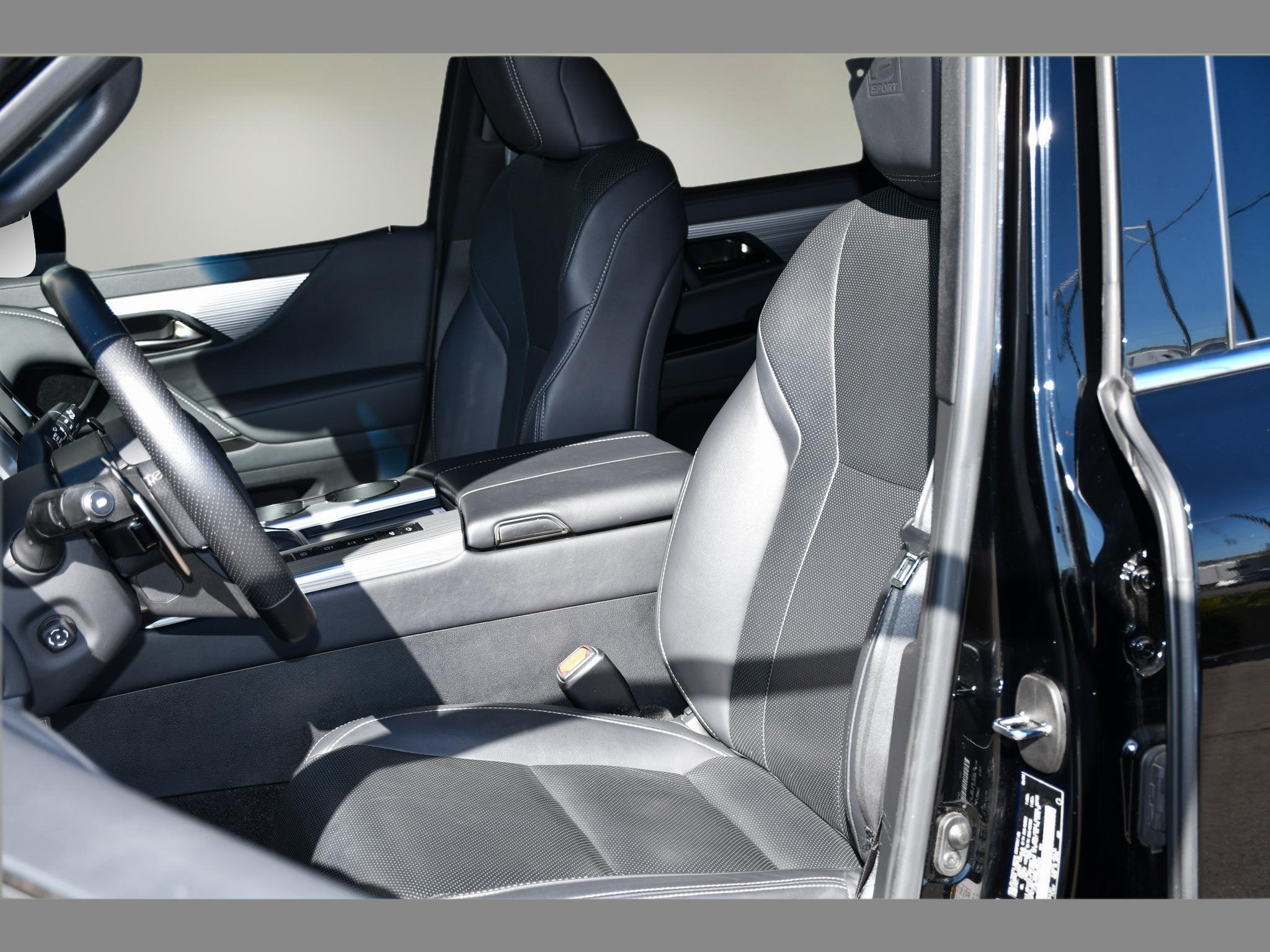 Used 2024 Lexus LX 600 F Sport AWD/4WD image 14