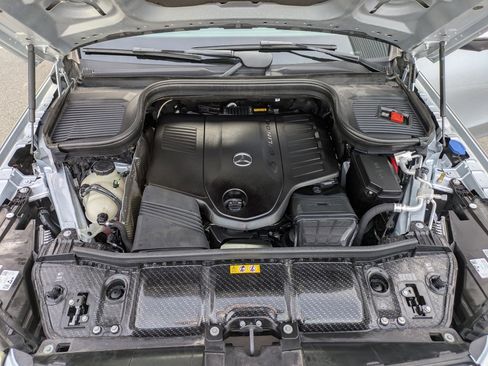 Used 2025 Mercedes-Benz GLS 450 4MATIC image 33
