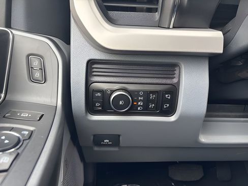 New 2026 Ford F350 XLT w/ XLT Premium Package image 33