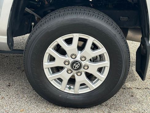 Certified 2024 Toyota Tacoma SR5 image 30