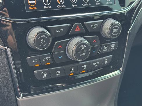 Used 2019 Jeep Grand Cherokee Trailhawk AWD/4WD image 23