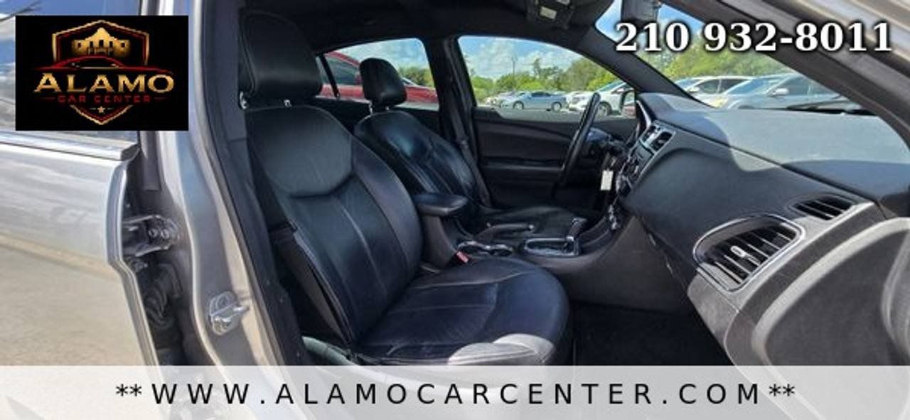Used 2013 Chrysler 200 Limited FWD image 16
