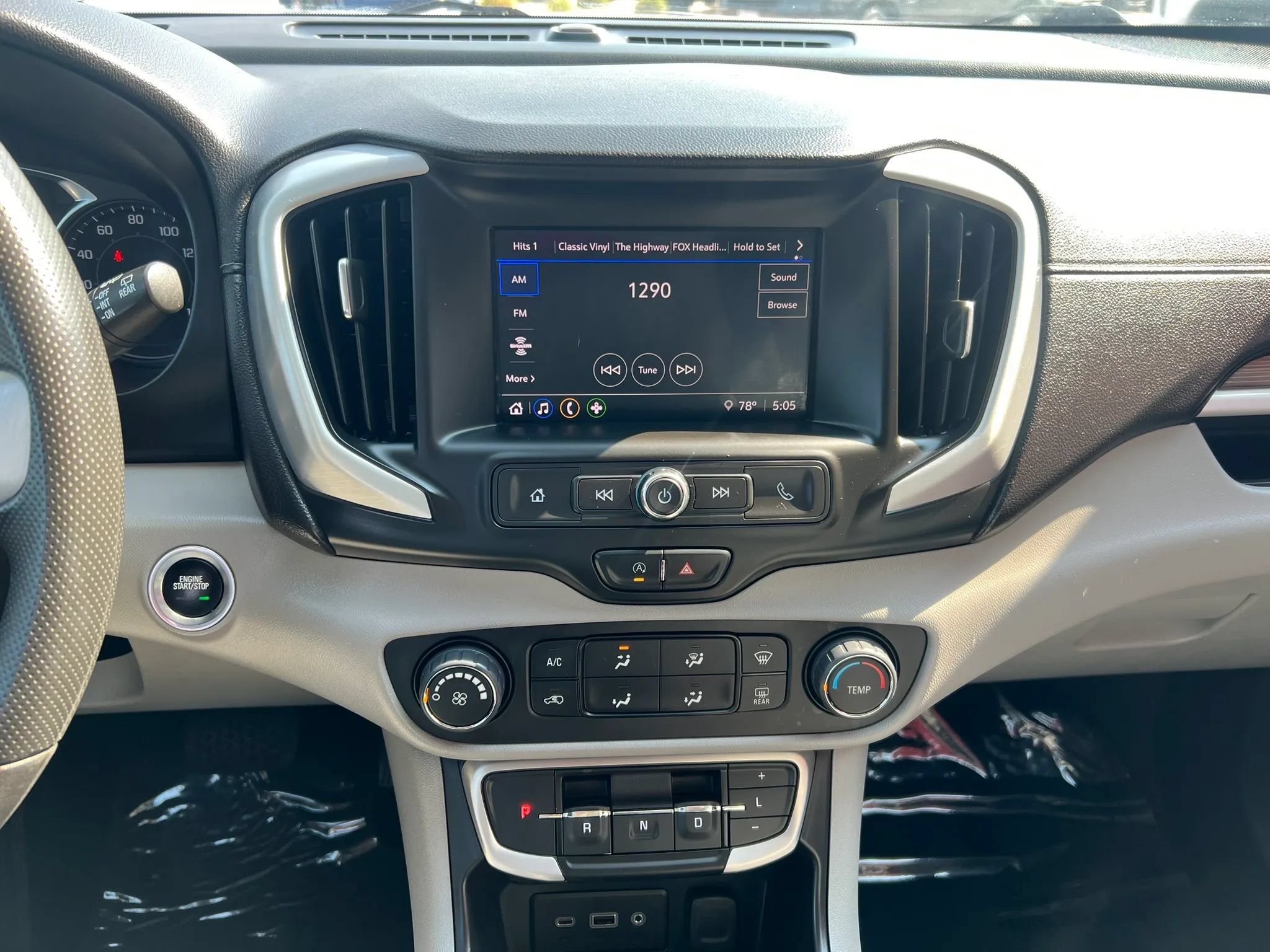 Used 2023 GMC Terrain SLE FWD image 12