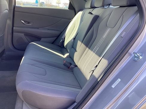 Used 2025 Hyundai Elantra SEL image 18