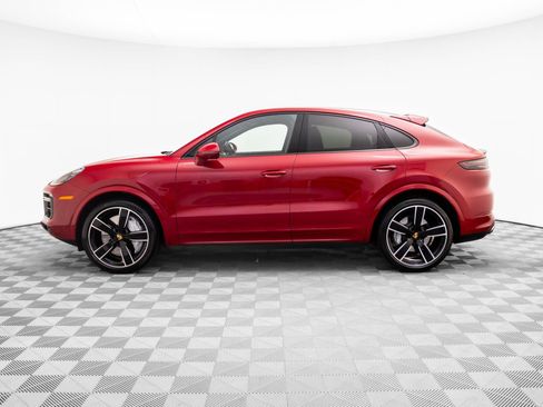 Certified 2023 Porsche Cayenne Turbo image 2