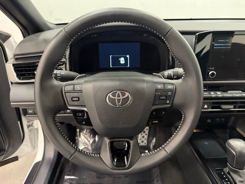 Used 2025 Toyota Camry SE image 22