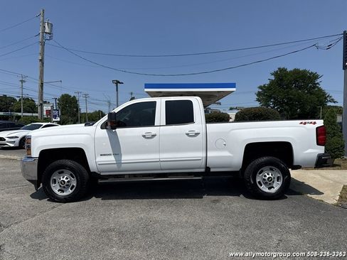 Used 2019 Chevrolet Silverado 2500 LT AWD/4WD image 8