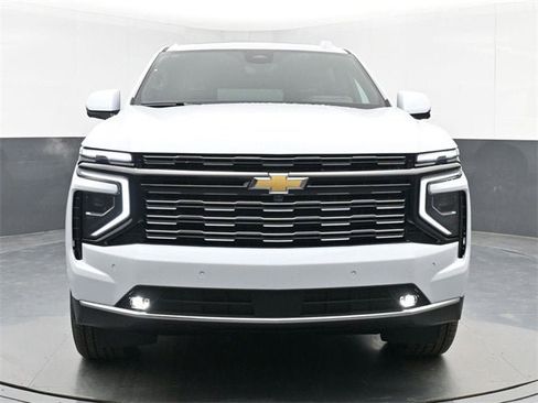 New 2026 Chevrolet Suburban High Country image 3