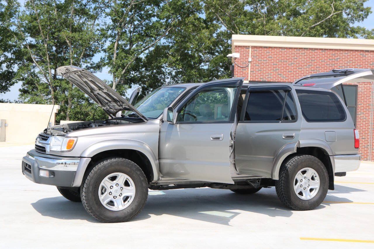 Used 2002 Toyota 4Runner SR5 AWD/4WD image 69