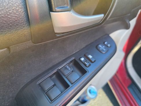 Used 2013 Toyota Camry LE image 10