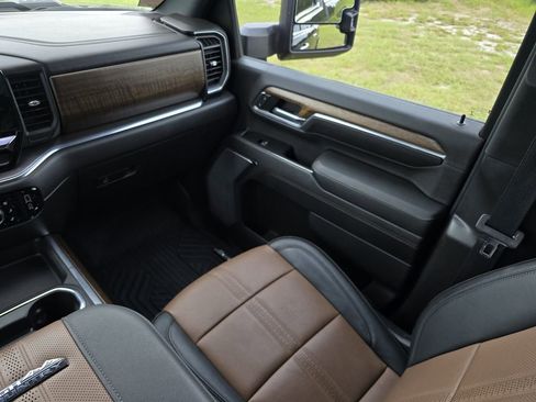 Used 2024 Chevrolet Silverado 2500 High Country w/ High Country Premium Package AWD/4WD image 14