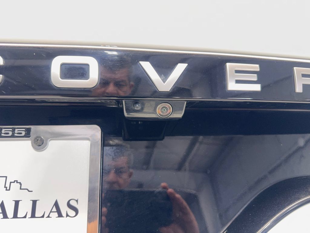 Used 2025 Land Rover Discovery S AWD/4WD image 24