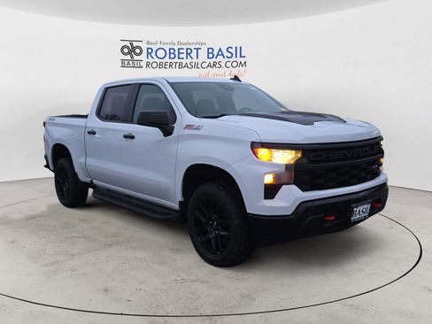 Used 2022 Chevrolet Silverado 1500 Custom Trail Boss w/ LPO, Dark Essentials Package image 7