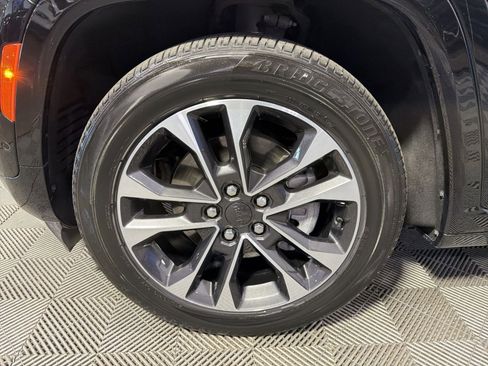 Used 2023 Jeep Grand Cherokee Overland w/ Luxury Tech Group IV image 20