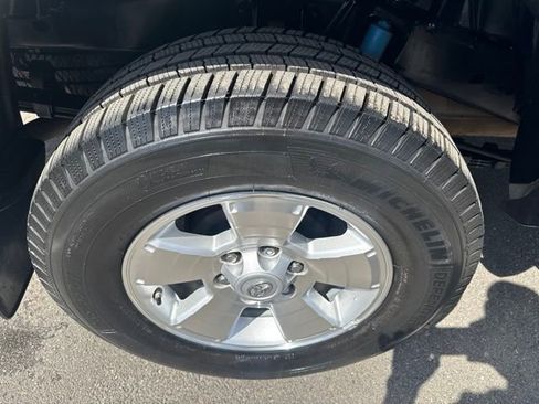 Used 2015 Toyota Tacoma PreRunner w/ TRD Sport Package RWD image 18