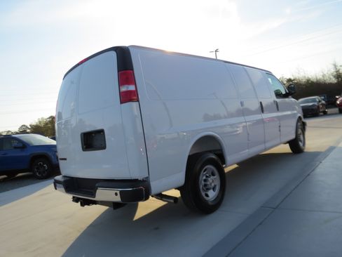 New 2026 Chevrolet Express 3500 Extended w/ Driver Convenience Package RWD image 5