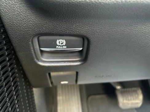 Used 2024 Jeep Grand Cherokee Altitude AWD/4WD image 18