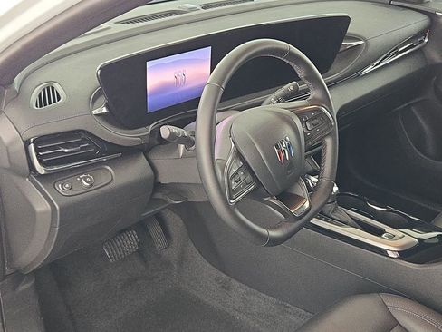 Used 2025 Buick Envista Sport Touring image 16