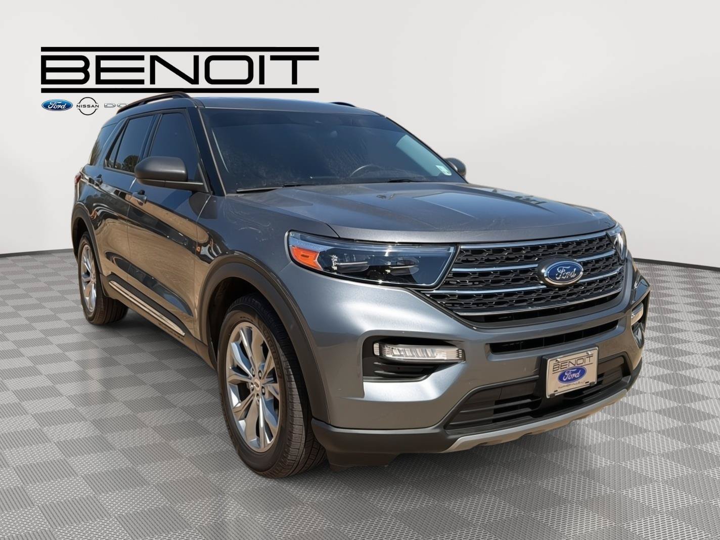 Used 2024 Ford Explorer XLT w/ Equipment Group 202A RWD image 7
