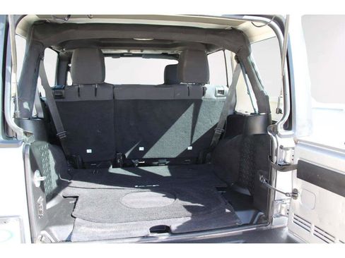 Used 2015 Jeep Wrangler Unlimited Sport image 23