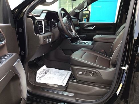 New 2026 GMC Sierra 2500 Denali w/ Denali Reserve Package image 7