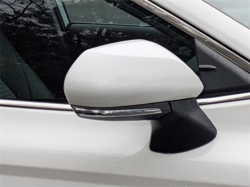 Used 2023 Toyota Camry SE image 13