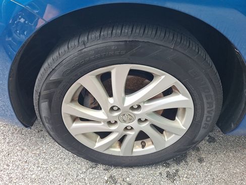 Used 2012 MAZDA MAZDA3 i Touring FWD image 3