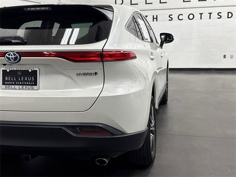 Used 2021 Toyota Venza LE image 5