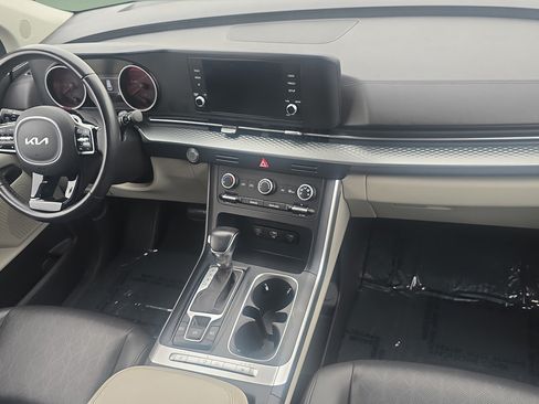 Used 2023 Kia Carnival LX FWD image 11
