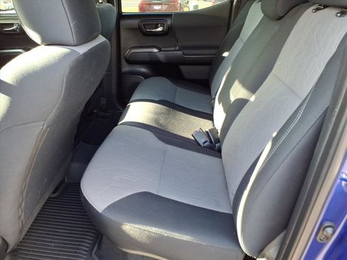 Used 2023 Toyota Tacoma TRD Off-Road w/ Technology Package AWD/4WD image 7
