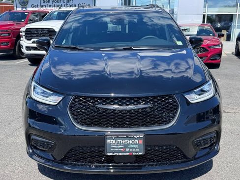 Used 2026 Chrysler Pacifica Select w/ S Appearance Package FWD image 2