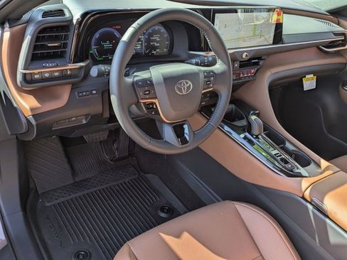 Used 2026 Toyota Crown Signia image 18