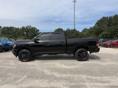 Used 2024 RAM 2500 Big Horn w/ Night Edition AWD/4WD image 3
