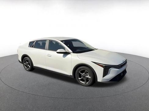 Used 2025 Kia K4 FWD image 2