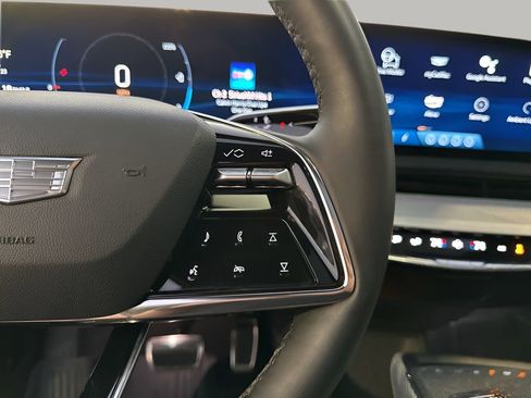 Certified 2025 Cadillac Optiq Sport 2 w/ LPO, Floor Liner Package image 24