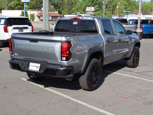 Used 2024 Chevrolet Colorado Trail Boss w/ Advanced Trailering Package image 10
