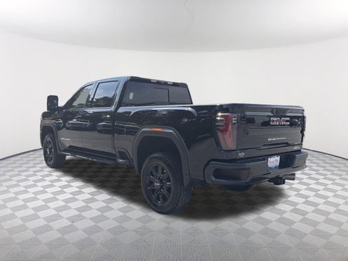 Used 2024 GMC Sierra 2500 AT4 w/ AT4 Premium Plus Package AWD/4WD image 3