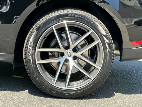 Certified 2025 Porsche Macan AWD/4WD image 30