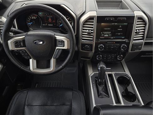 Used 2015 Ford F150 Lariat image 9