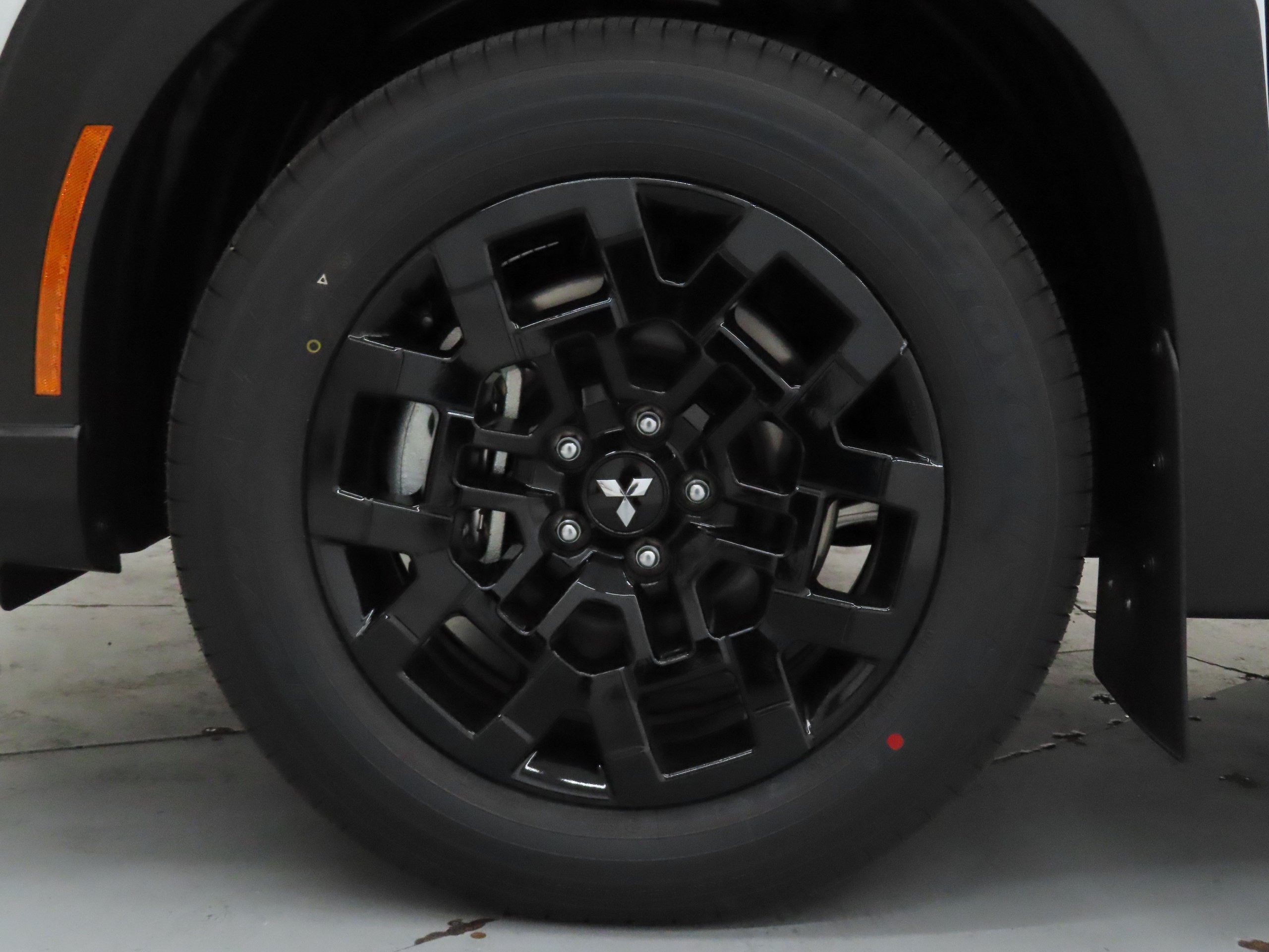 New 2026 Mitsubishi Outlander AWD image 28