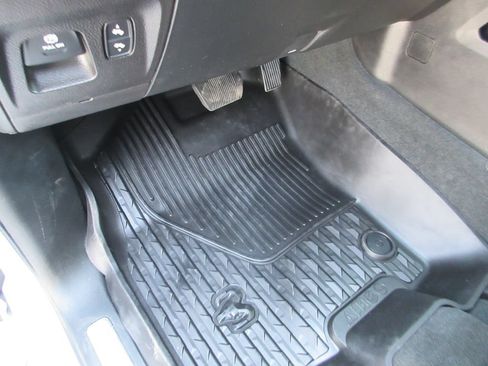 Used 2021 RAM 1500 Laramie AWD/4WD image 26
